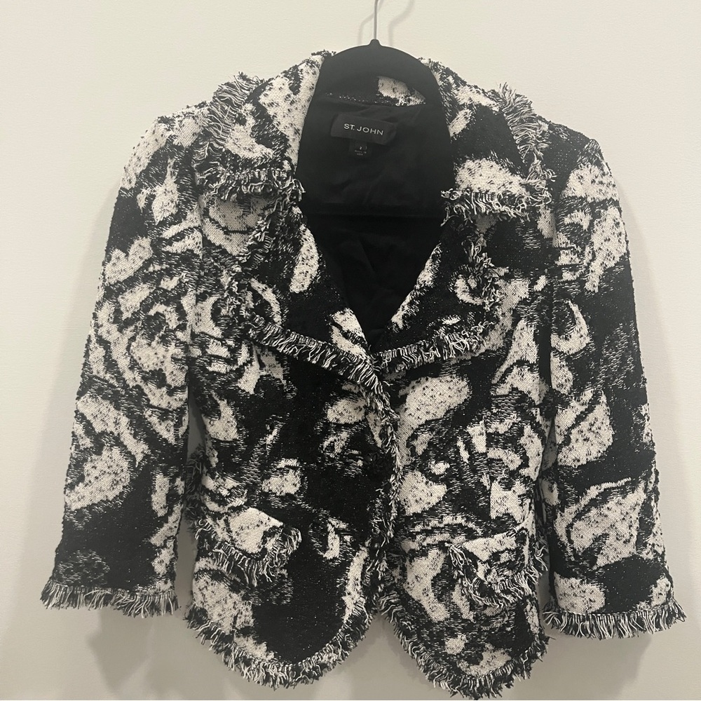 St. John black and white floral blazer fringe size 2